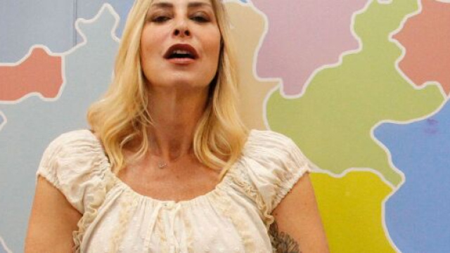 Stefania Orlando sulla presunta crisi con Gianlorenzi: &lsquo;Con Simone va tutto bene&rsquo;.