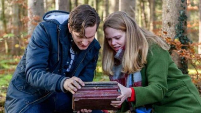 Tempesta d'amore, trame tedesche: Joell chiede a Lucy di seguirlo in un viaggio in America.