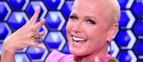 Xuxa Meneghel grava v&iacute;deo para gincana da FGV (Reprodu&ccedil;&atilde;o/Record TV)