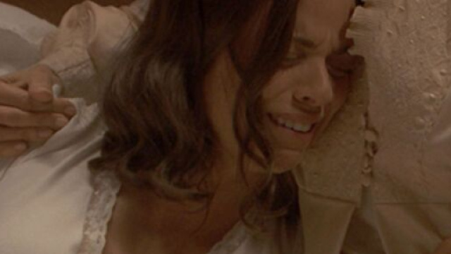 Il segreto, trame Spagna: Marta perde il figlio che aspettava a causa di Ramon.