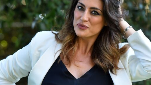 Isola, Elisa Isoardi si commuove parlando della mamma: 'Vorrei chiederle scusa'.