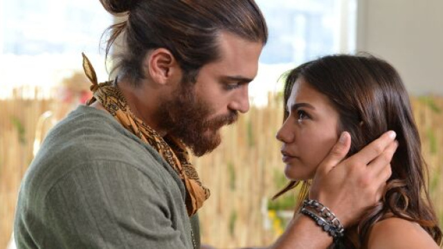 Daydreamer, anticipaizoni dalla Turchia: Sanem finge di non riconoscere Can.
