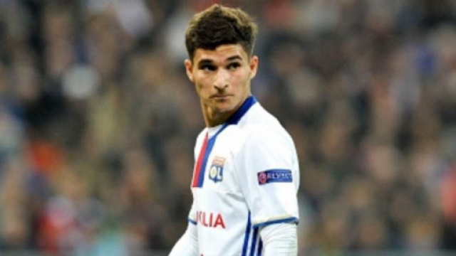 Houssem Aouar, centrocampista del Lione.