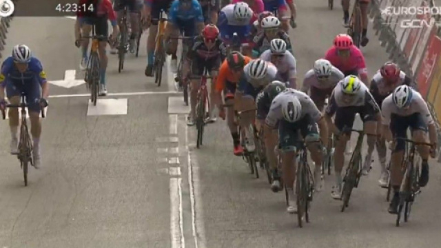 La volata vincente di Peter Sagan alla Volta Catalunya