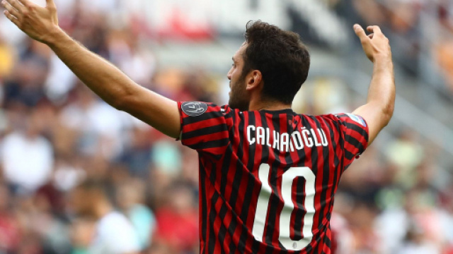 Milan, c'&egrave; attesa per il rinnovo di Calhanoglu.