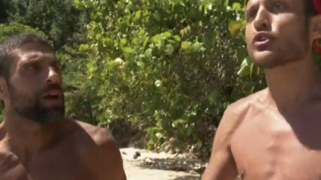Isola, scontro Awed-Gilles, Rocca sbotta: 'Hai gli occhi cattivi'.