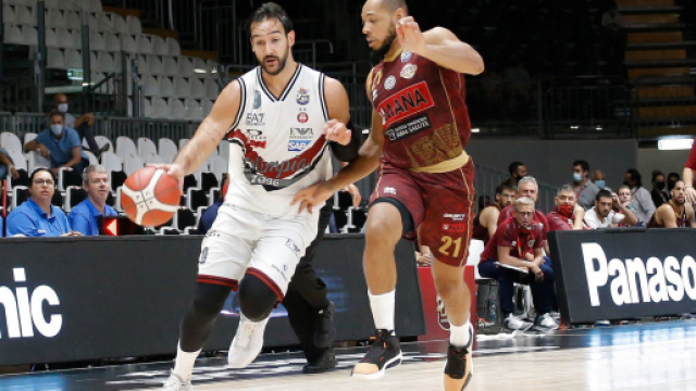 Milano viene sconfitta a Venezia.