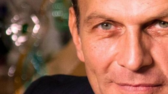 Roberto Ferri in una scena di Upas.