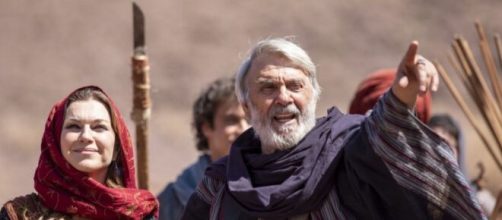 Sara e Abr&atilde;o em 'G&ecirc;nesis' (Reprodu&ccedil;&atilde;o/Record TV)