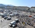 Torino: gli ambulanti manifestano in piazza contro le chiusure