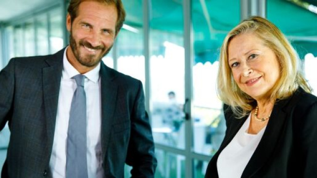 Anticipazioni Un posto al sole: Barbara Filangieri (Mariella Valentini) tiene in pugno Alberto Palladini.