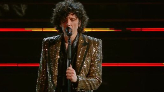 Il cantante Ermal Meta a Sanremo.