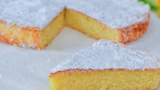 Caprese al limone, un dolce profumato e molto delicato.