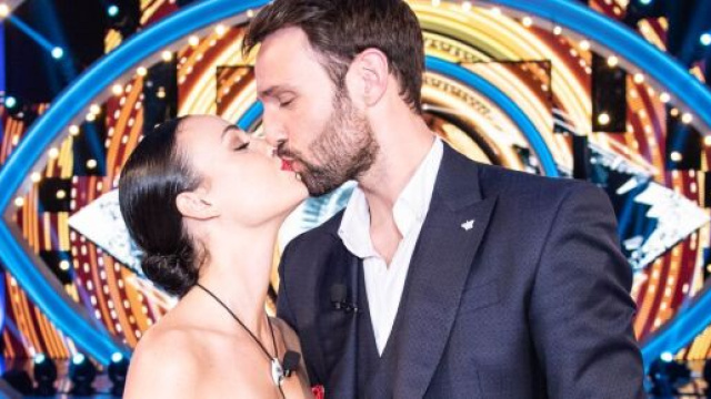 GF Vip, Rosalinda ottiene la spunta blu su Instagram: 'Le gioie'