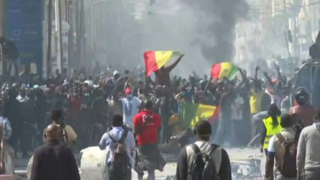 S&eacute;n&eacute;gal: &eacute;meutes urbaines &agrave; Dakar. Cr&eacute;dit photo : yahoo.com