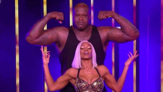 Shaquille O'Neal e Jade Cargill pronti per il match con Cody Rhodes e Red Velvet.