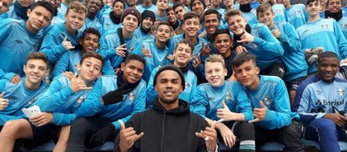 Douglas Costa j&aacute; ressaltou a vontade de retornar ao Gr&ecirc;mio. (Arquivo Blasting News)