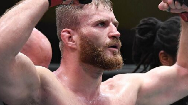 Jan Blachowicz conserve le titre des poids mi-lourds