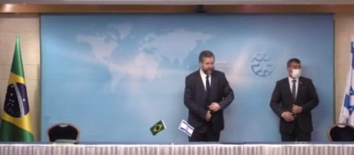 Ernesto Ara&uacute;jo &eacute; advertido a usar m&aacute;scara em Israel (Reprodu&ccedil;&atilde;o)