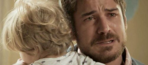 Zeca emocionado em 'A For&ccedil;a do Querer' (Reprodu&ccedil;&atilde;o/TV Globo)