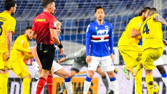 Sampdoria-Cagliari 2-2: Nainggolan beffa Ranieri al 96'.