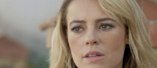 Jeiza fica abalada em 'A For&ccedil;a do Querer' (Reprodu&ccedil;&atilde;o/TV Globo)