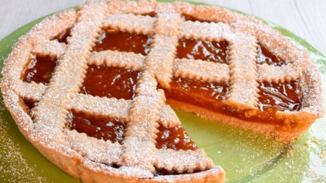 Ricetta crostata di marmellata, un dolce friabile e gustoso.