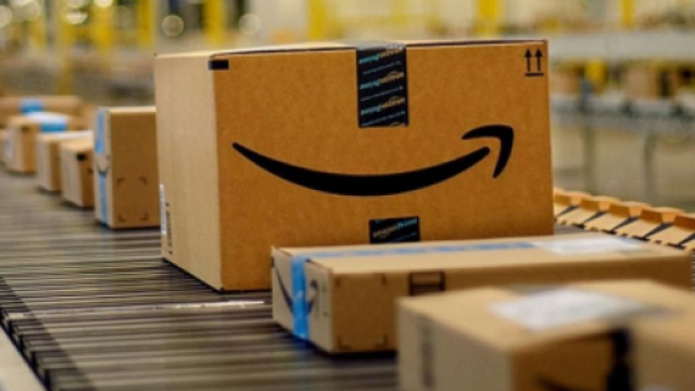 Amazon continua le assunzioni per magazzinieri.
