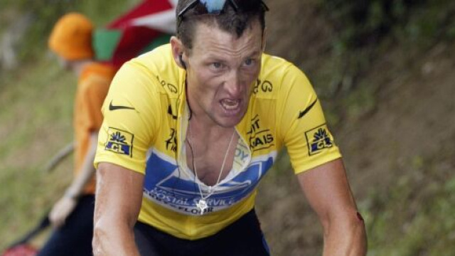 Ciclismo, l'ex capo dell'agenzia antidoping francese accusa Lance Armstrong di aver usato un motore nella bici durante il Tour de France.