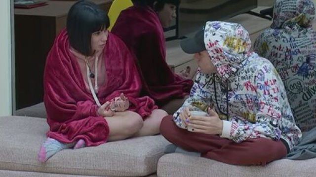 Serale Amici, Martina e Aka7even distanti: lui non l&rsquo;avrebbe consolata.