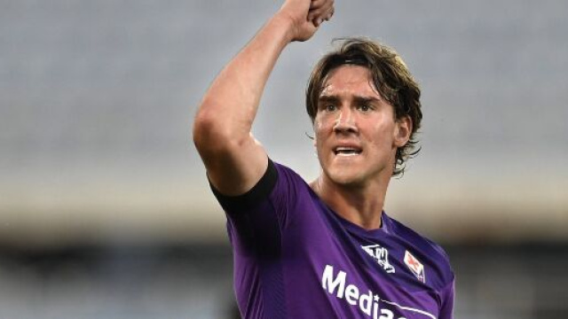 Su Vlahovic piomba lo Schalke. Roma e Juventus vigili.