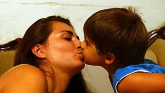 Il faudrait arr&ecirc;ter de faire des bisous &agrave; ses enfants - Photo Pixabay