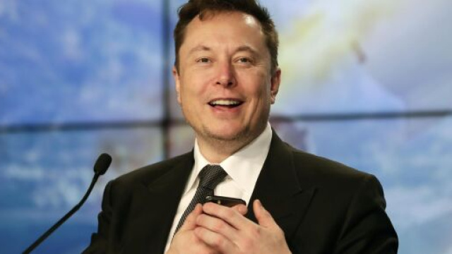 Elon Musk, primo chip nel cervello umano entro l'anno.
