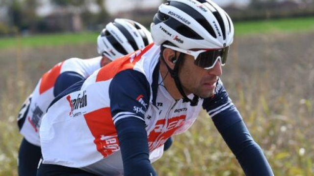 Vincenzo Nibali &egrave; caduto in allenamento in Svizzera.