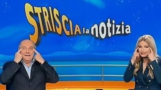 Gerry Scotti e Michelle Hunziker: la gag sui cinesi a Striscia la Notizia.