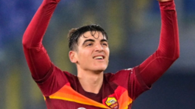 Gonzalo Villar, centrocampista della Roma.