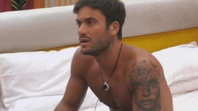 Pierpaolo Pretelli ospite di Domenica Live insieme al figlio Leo.