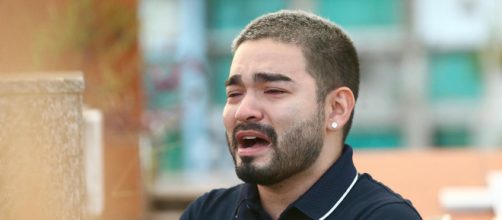 Yudi Tamashiro se emociona no vel&oacute;rio do pai (Arquivo Blasting News)