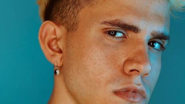 Amici 20, duro confronto tra Pettinelli e il cantante Aka7even: 'Non sono pazza'.