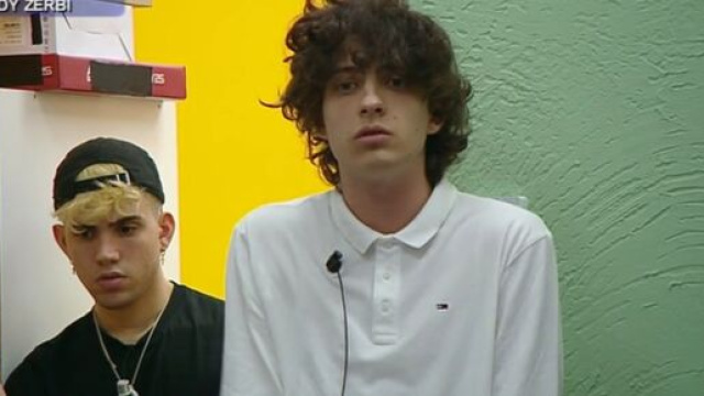 Sangiovanni nella scuola di Amici.