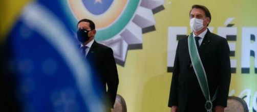 Bolsonaro e Mour&atilde;o participam de solenidade comemorativa do Dia do Ex&eacute;rcito (Isac Nobrega/PR)