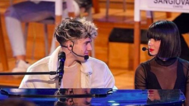 Amici, Martina Miliddi si prende il 'merito' del disco d'oro di Aka: 'Sua musa ispiratrice'.