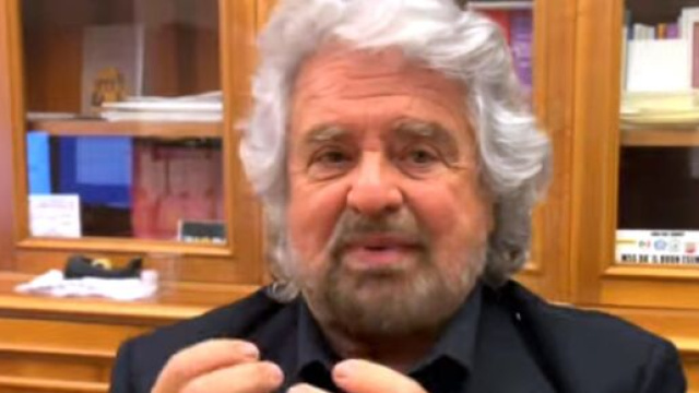 Beppe Grillo difende il figlio Ciro.