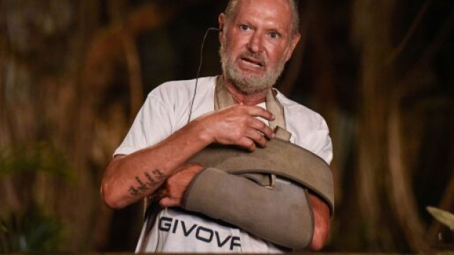 Isola, Salemi contro il gesto di Gascoigne: 'Che schifo'.
