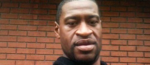 Caso George Floyd causou pol&ecirc;mica ao redor do mundo (Reprodu&ccedil;&atilde;o)