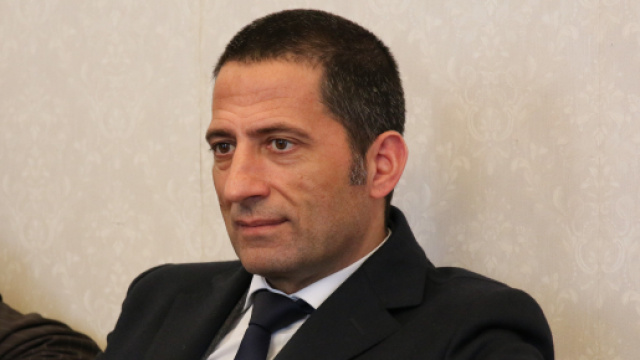 Secondo Gianluca Vacca una sanatoria non pu&ograve; essere risolutiva.