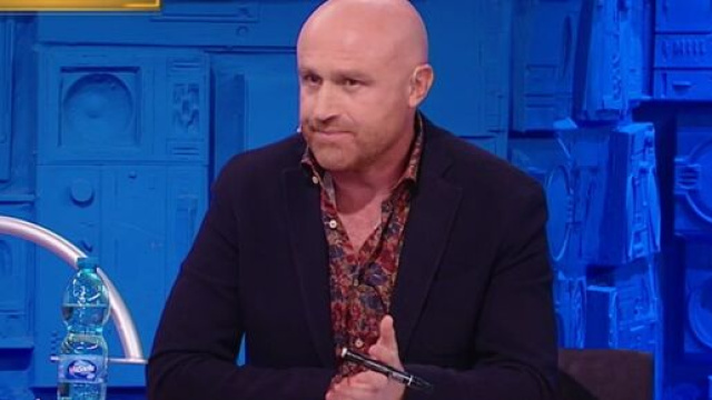 Serale Amici, Zerbi striglia Sangio e Deddy: 'Non state seguendo le regole della scuola'.