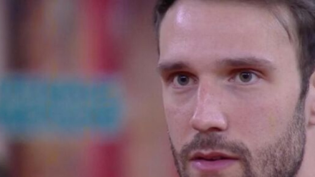 Andrea Zenga sulla presenza di un terzo incomodo: 'L'ho chiusa nell'armadio'.