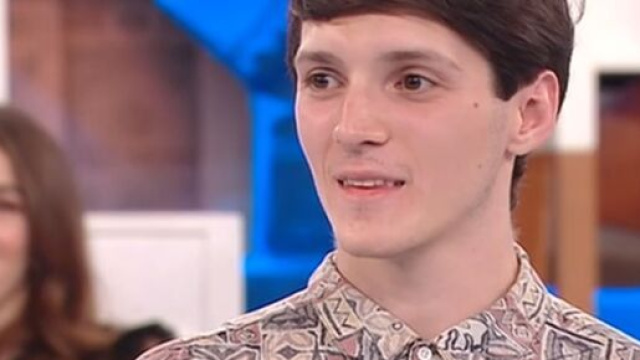 Serale Amici, il pap&agrave; di Samuele sbotta su Facebook: 'Imparare educazione e umilt&agrave;'.