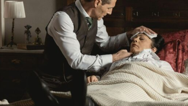 Una Vita, spoiler all'1 maggio: Emilio scopre Margarita mentre avvelena il t&egrave; di Bellita.